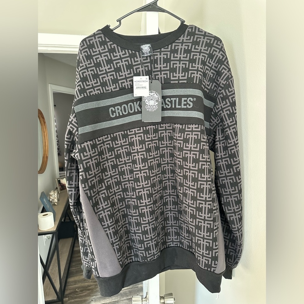 Crooks & Castles Men's Black and Gray Patterned Crewneck Sweater size XL.